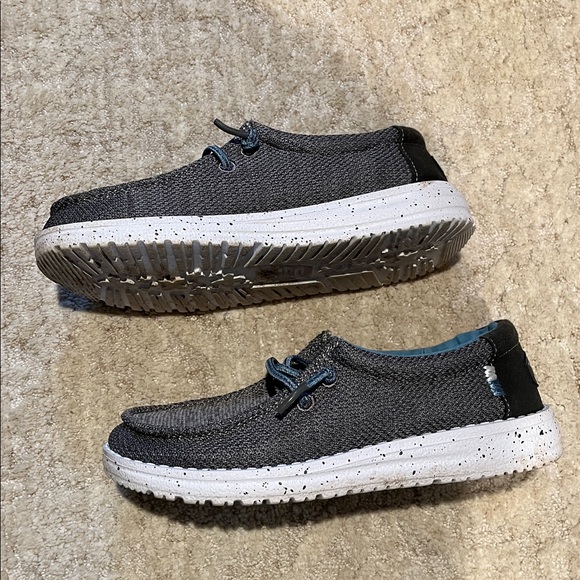 Boys Hey dudes size 2 - Picture 2 of 4